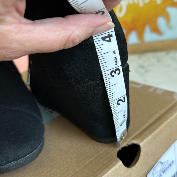 Tom’s suede wedge bootie - Picture 4 of 5